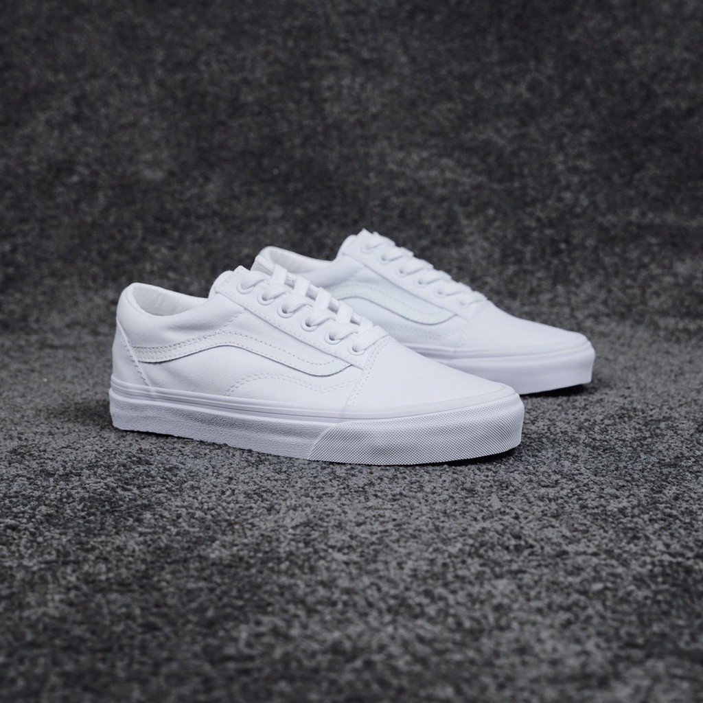 Vans Old Skool sports shoes are easy to coordinate  รองเท้ากีฬา
