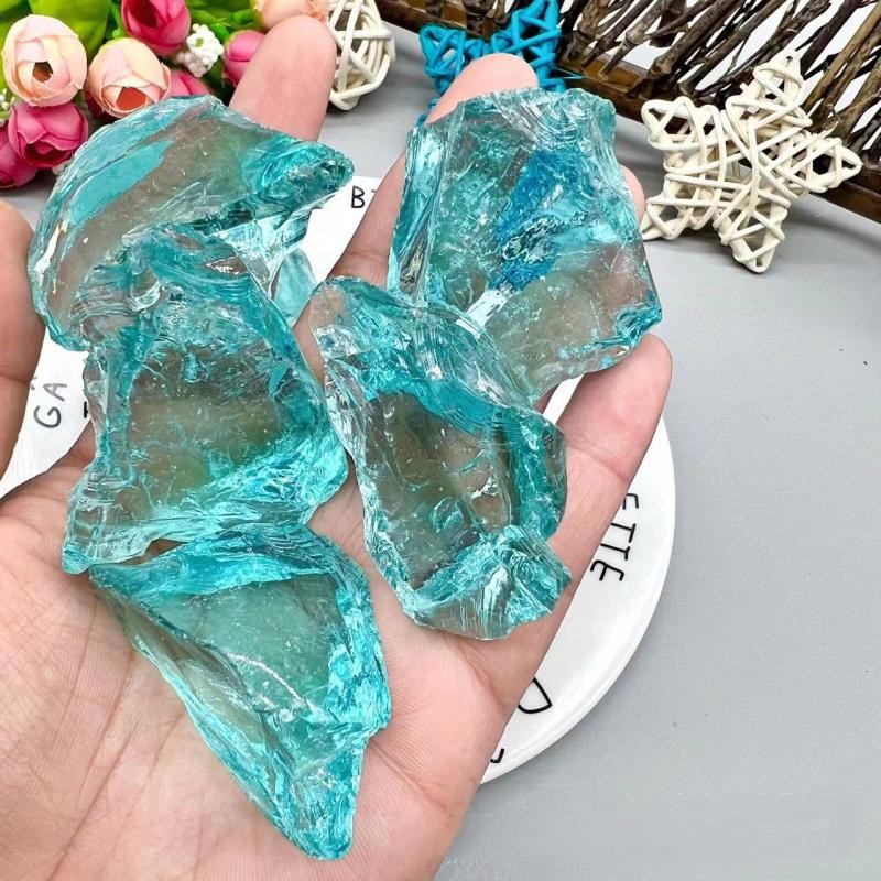 แสงสีฟ้าทะเลสีฟ้าหยาบเลียนแบบคริสตัลสีฟ้าหยาบสีฟ้าตกแต่งน้ํามันหอมระเหยหิน