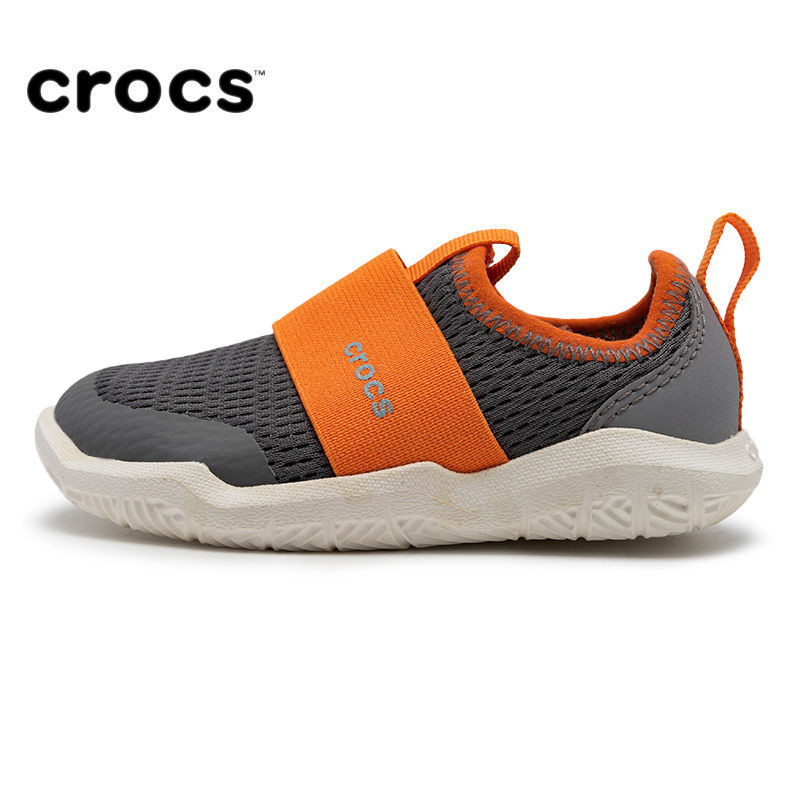 Crocs Crocs รองเท้ากีฬาลําลอง น้ําหนักเบา ระบายอากาศได้ดี แฟชั่นฤดูร้อน สําหรับเด็กผู้ชาย และเด็กผู้หญิง ZRMP