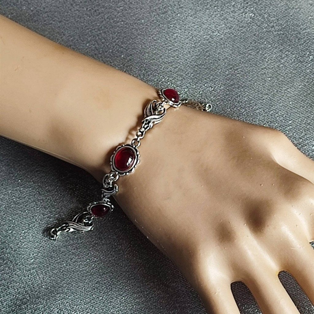 สร้อยข้อมือ ประดับทับทิม แฮนด์เมด สไตล์เนปาล วินเทจ สีเขียวขุ่น เครื่องประดับ