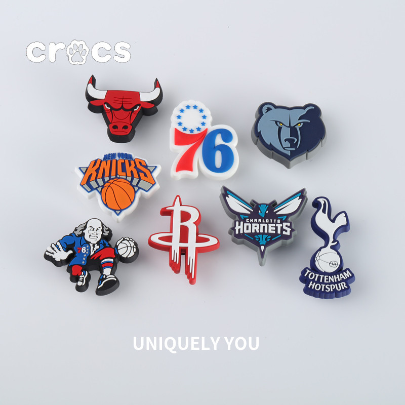 Crocs Jibbitz รองเท้ากีฬา หัวเข็มขัด รองเท้าบาสเก็ตบอล NBA ลายดอกไม้