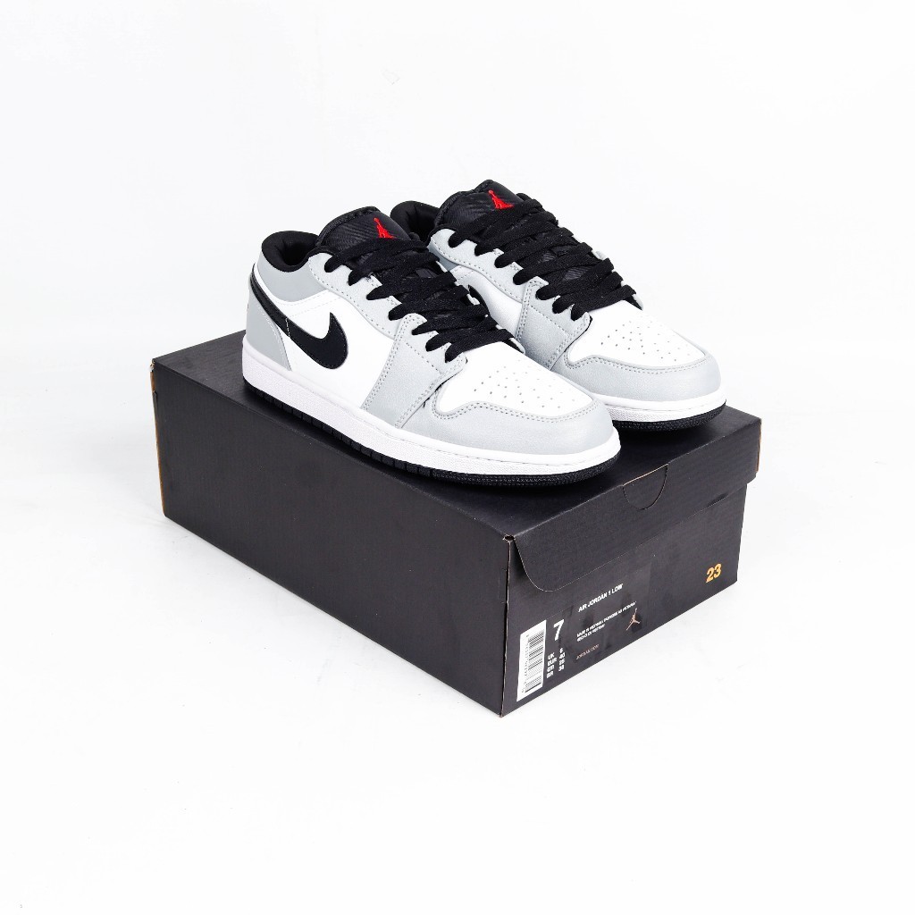 (SLPRDS) Sepatu Nike Jordan 1 Low Light Smoke Grey  unisex ลำลอง