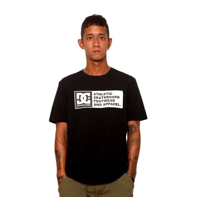 [HOT] DC Screen Tee Density Zone Ss Tee Id เสื้อยืดสีดํา