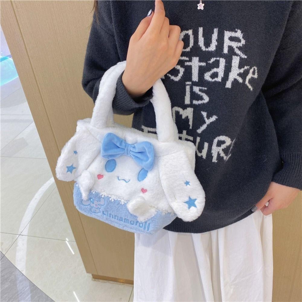 Gesh1 กระเป๋าตุ๊กตา, กระเป๋าสะพายหมีสตรอเบอร์รี่ Cinnamoroll, กระเป๋าถือเย็บปักถักร้อยการ์ตูน Kuromi