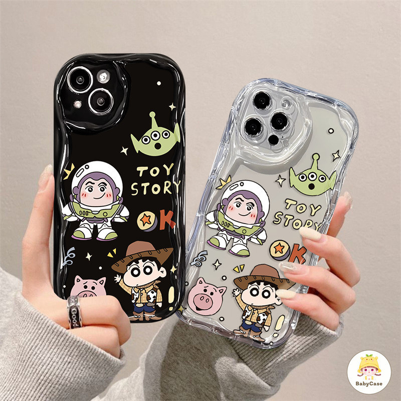 กราฟฟิตีการ์ตูนทอยสตอรี่น่ารักหมูคนต่างด้าวสำหรับ iPhone 15 11 13 14 12 Pro Max XR XS X Max 7 8 Plus