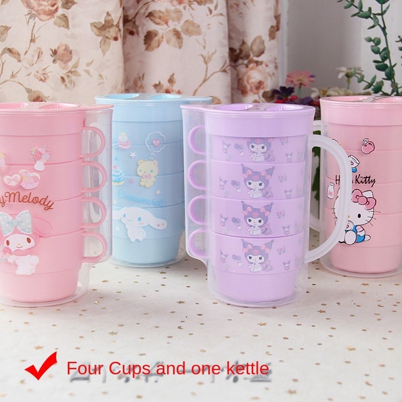 Sanrio ชุดกาน้ําชาพลาสติก ลายการ์ตูน Cinnamoroll Melody Kuromi น่ารัก เกรดอาหาร สะดวกสบาย สําหรับหอพัก สํานักงาน เดินทาง ฤดูร้อน 5 ชิ้น ต่อชุด