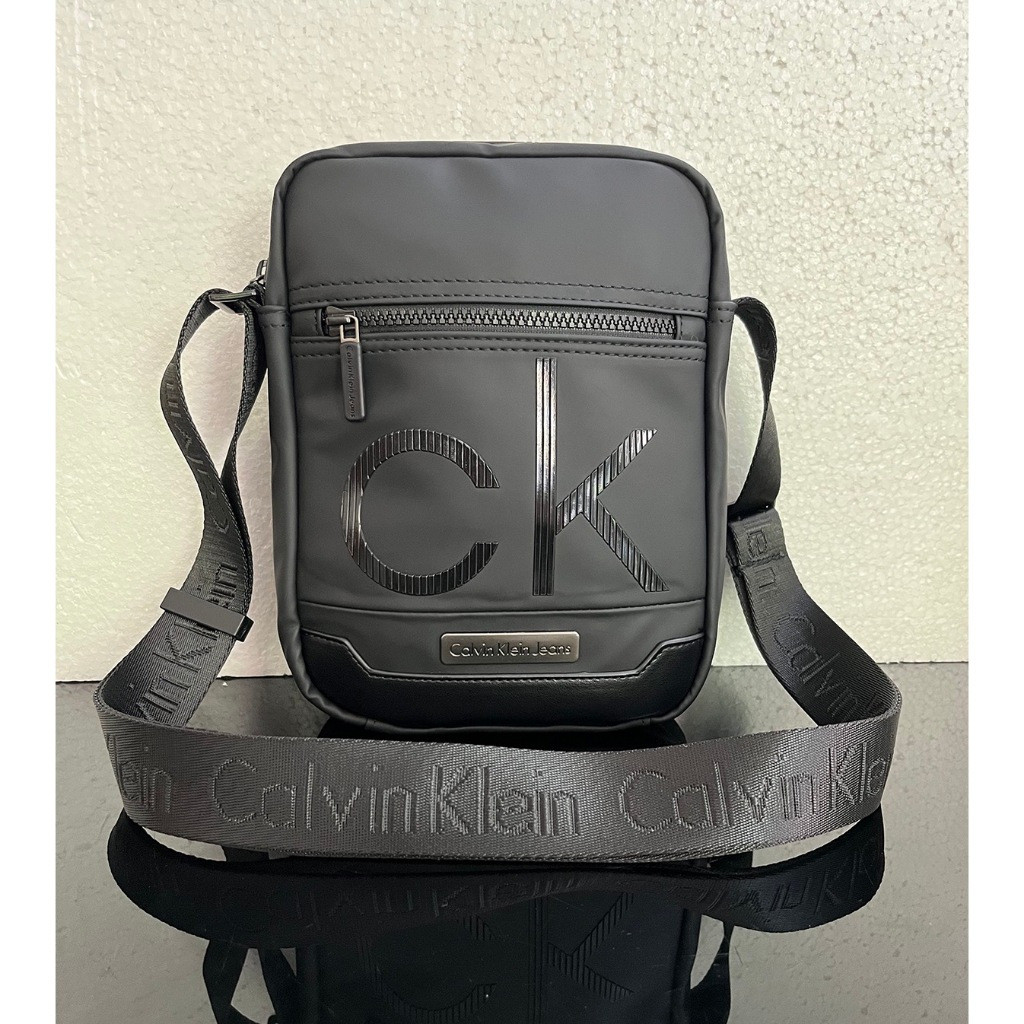 Calvin Klein Jeans CK Sling Shoulder bag กระเป๋าสะพายข้าง #9471-2