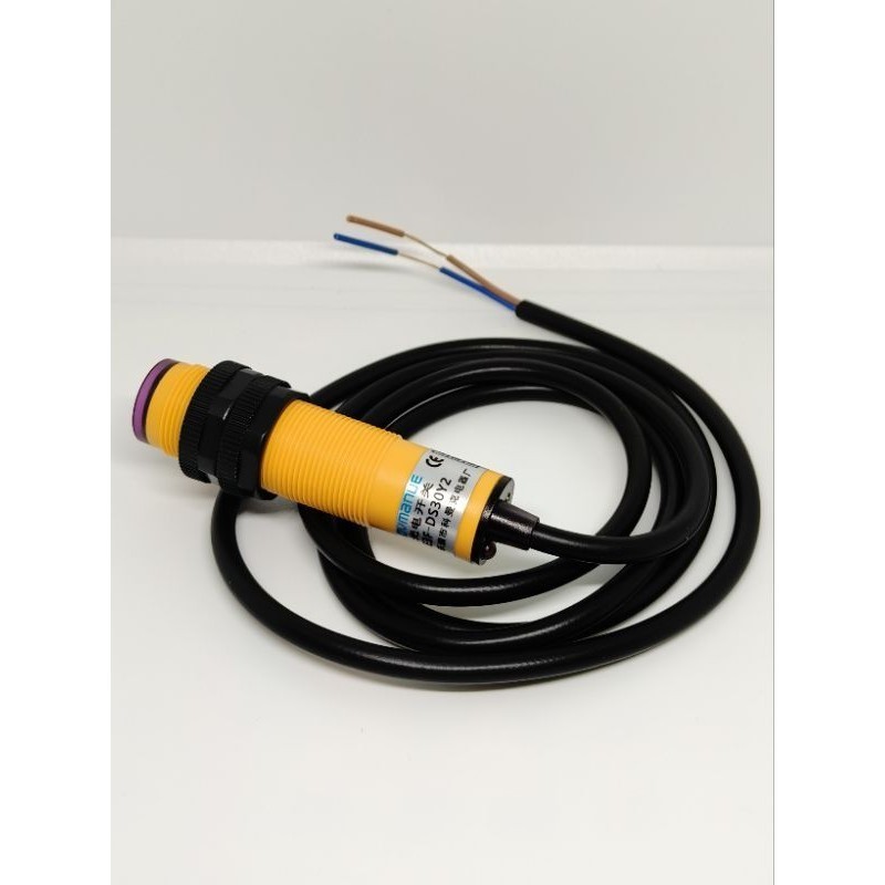 ออกบิลได้ E3F-DS10Y2 SENSOR ชนิดNO เกลียว18มิล จับวัตถุระยะ10CM 90-250VAC 2สาย ออกบิลได้ ทักเชท ส่งเลย