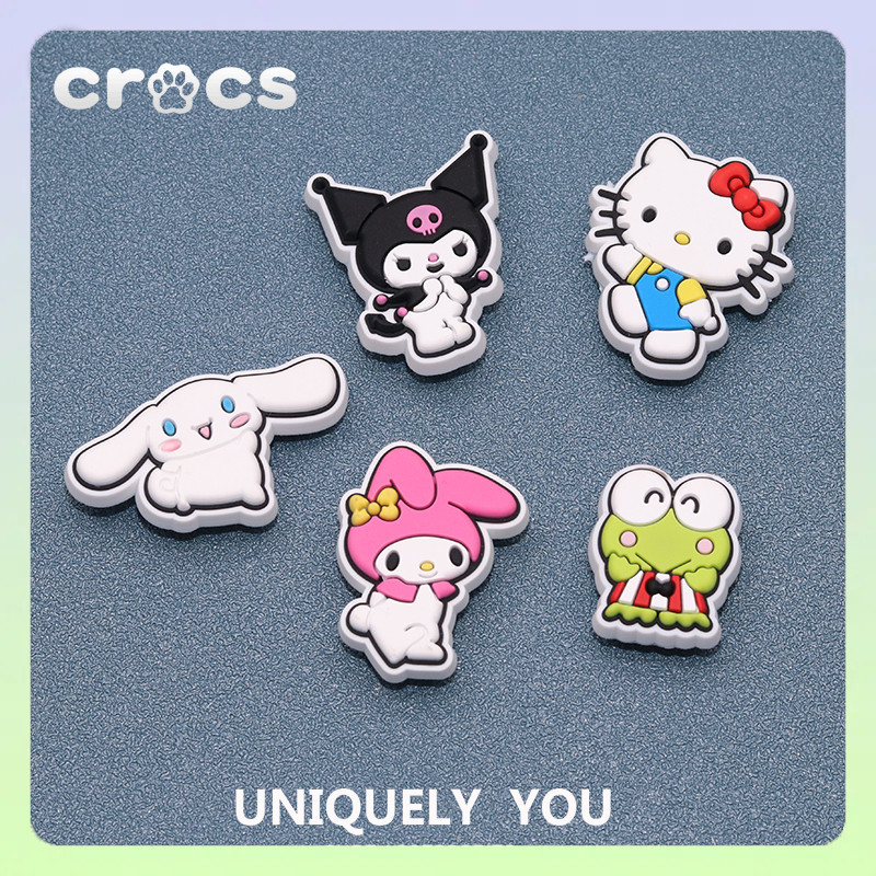 Crocs jibbitz hello kitty น่ารัก crocs charm รองเท้าอุปกรณ์เสริมรองเท้าดอกไม้