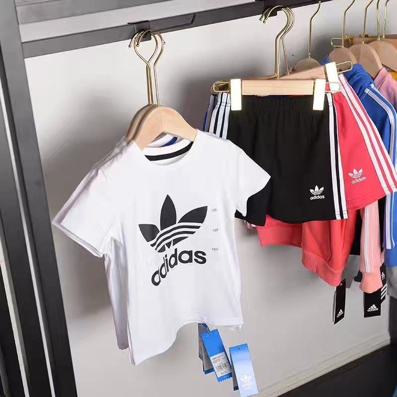(พร้อมแท็ก) Adidas ชุดเสื้อแขนสั้น กางเกงขาสั้น แฟชั่นฤดูร้อน สําหรับเด็กผู้ชาย ผู้หญิง 2-12 ปี