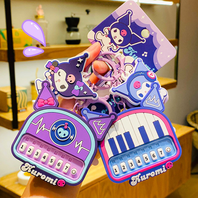 พวงกุญแจ จี้ตุ๊กตาการ์ตูนเปียโน Kuromi Happy Piano ขนาดเล็ก ของแท้ ให้เป็นของขวัญได้