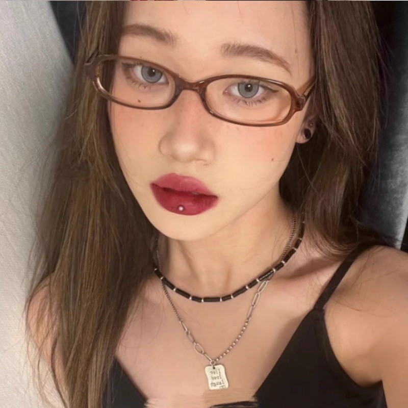 พร้อมส่ง Y2K แว่นตาแฟชั่น ทรงสี่เหลี่ยมผืนผ้า เลนส์ใส สีแดง สไตล์เรโทร สําหรับผู้หญิง - รูปที่ 7