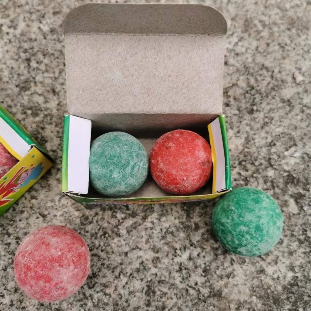 12,0,000 คนสรรเสริญ 80 ของเล่นคิดถึง Thunderbolt Red Green Touch Ball Pop แหวนความทรงจําในวัยเด็ก Flint Stone สูบบุหรี่ Red Green Touch Ball20250221