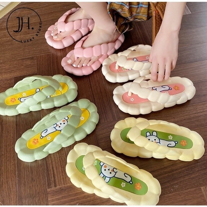 JH.lucky รองเท้าแตะพร้อมส่ง รองเท้าแฟชั่นผู้หญิงรุ่นฮิตรุ่นขายดี ใส่นุ่มไม่เจ็บเท้า ทรงน่ารักมากๆ #s