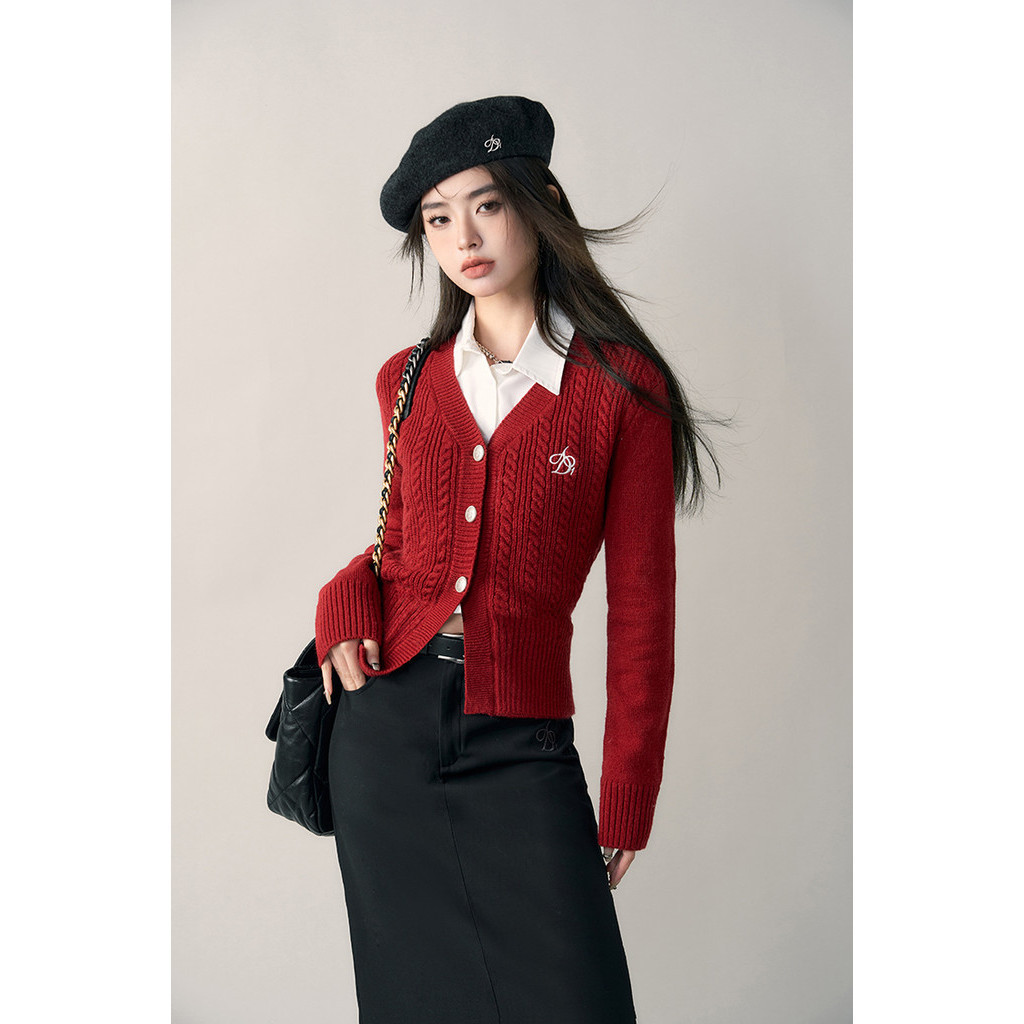 Xiao เสื้อกันหนาวคาร์ดิแกน คอวี ปักลายโลโก้หมากรุก สไตล์เกาหลี ANDYETAD1/AW 12DV