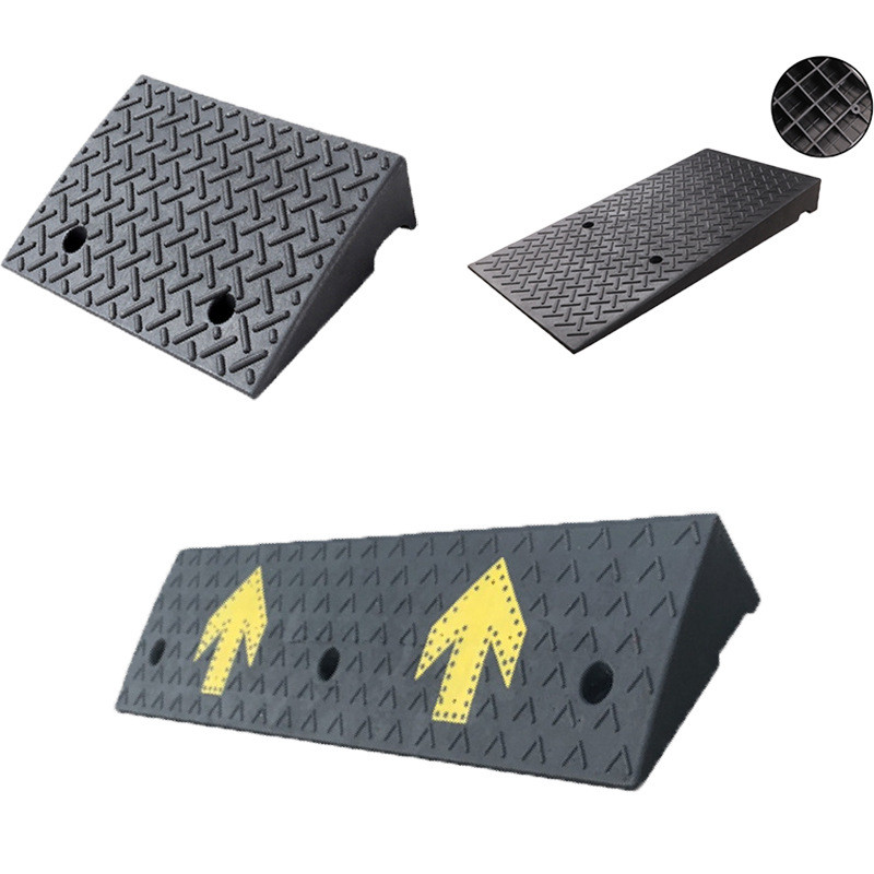 แผ่นยางทางลาด (มีลูกศร) สีดำ มีให้เลือกหลายขนาด เหมาะสำหรับรุกทุกประเภท