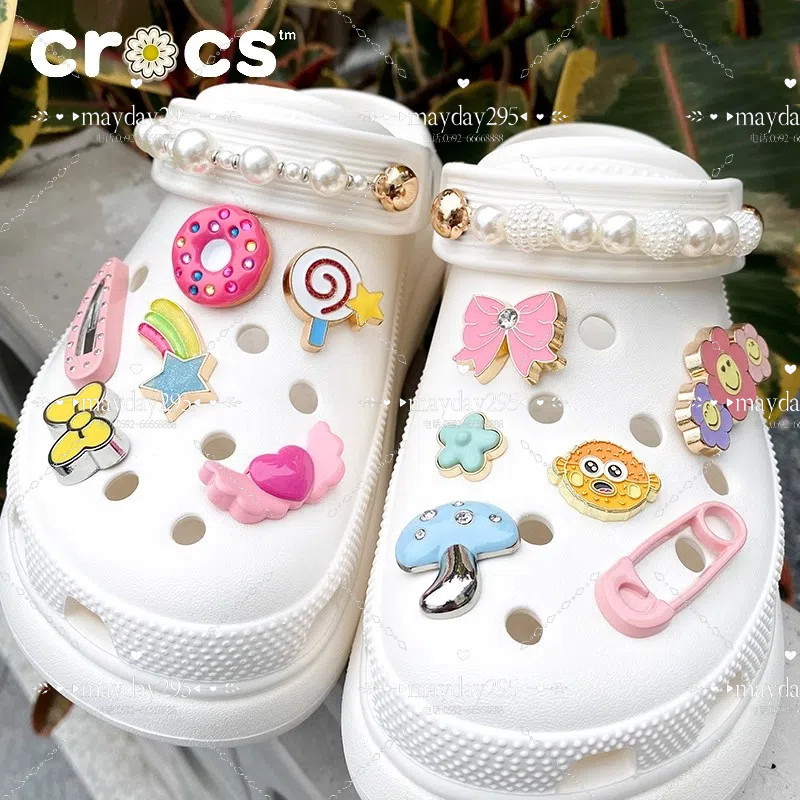 Crocs jibbitz โลหะ Kuromi crocs charm รองเท้าอุปกรณ์เสริมรองเท้าดอกไม้