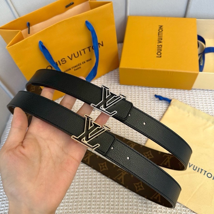 หลุยส์วิตตอง Louis Vuitton เข็มขัดรุ่น LV Initiales ขนาด 20 30 40 มม. ใส่ได้ทั้งสองด้าน LV Initiales Reversible Belt