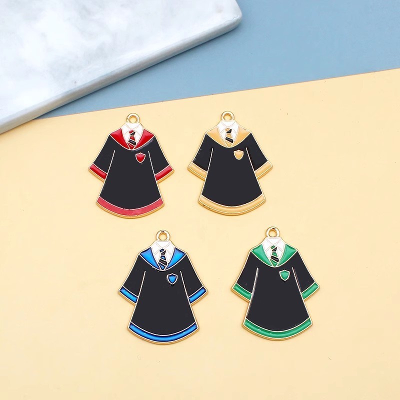 2 ชิ้น/ล็อต Grimoire School of Magic Alloy เคลือบจี้ DIY เครื่องประดับอุปกรณ์เสริม Charms สําหรับผู้หญิง, Key Chain/ต่างหู/สร้อยคอจี้ Handmade DIY เครื่องประดับ 008 - รูปที่ 7