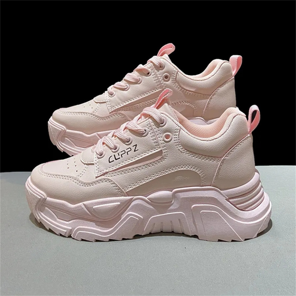 2024มาใหม่ รองเท้าผู้หญิง รองเท้าผ้าใบ รองเท้ากีฬาเพิ่มส้นสูง5ซม ไซส์ 36-41 มี 3 สี จัดส่งภายใน 24 ชั่วโมง