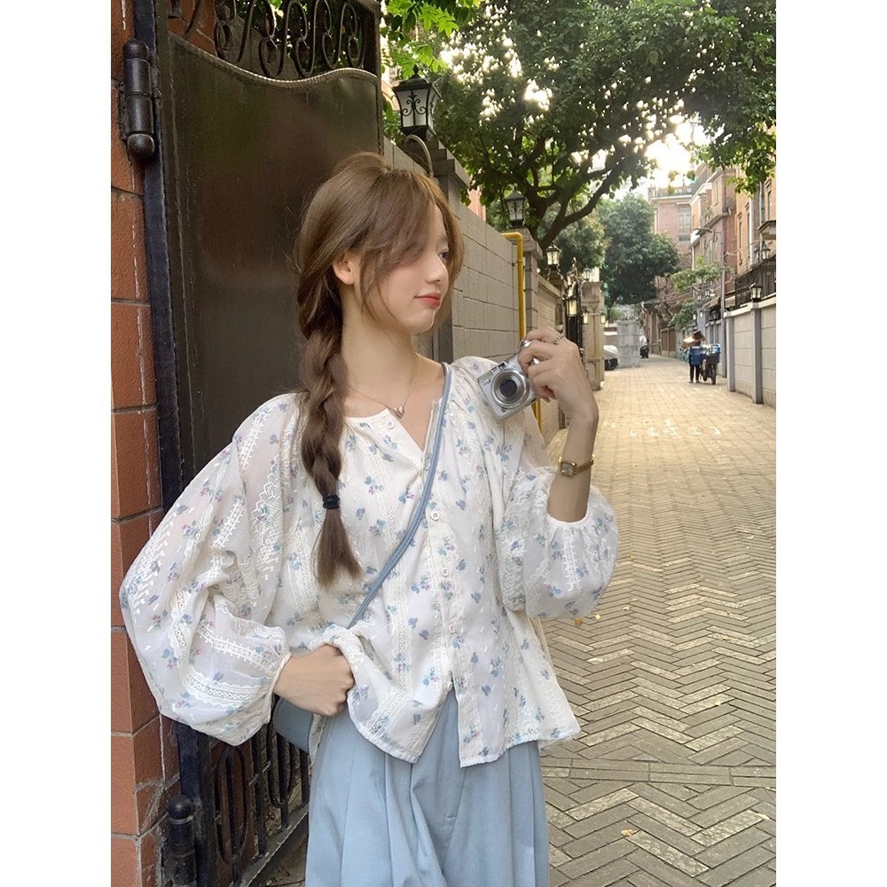 Xiao เสื้อเชิ้ตแขนยาว คอกลม ผ้าชีฟอง ทรงหลวม ลายดอกไม้ ขนาดเล็ก เข้ากับทุกการแต่งกาย สําหรับผู้หญิง