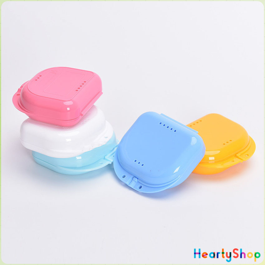 HeartyShop กล่องใส่รีเทนเนอร์พกพา กล่องใส่รีเทนเนอร์สีสดใส มีรูระบายอากาศ  พลาสติกแบบหนา Silicone Braces Box