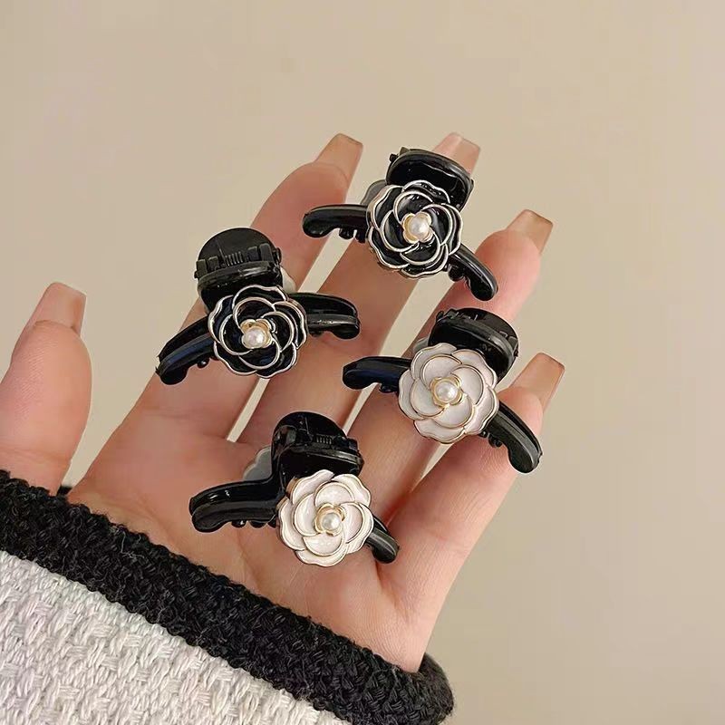 กิ๊บดอกคามีเลียมุกดำสไตล์เกาหลีหรู ✨ คลิปหน้าม้าข้างขนาดเล็ก แบบใหม่ สำหรับเจ้าหญิง พร้อมส่ง