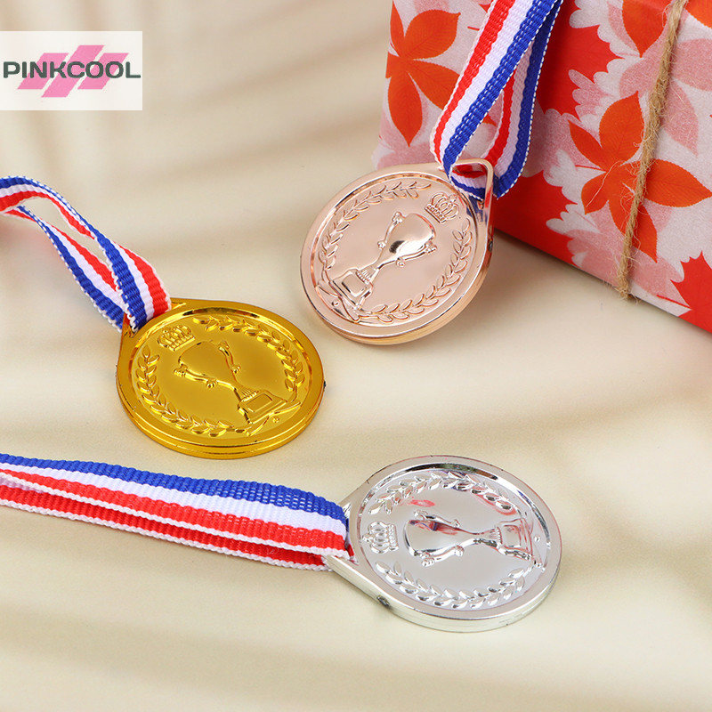 Pinkcool เหรียญรางวัลฟุตบอล รางวัล รางวัล รางวัล รางวัล สีทอง สีเงิน สีบรอนซ์ ของเล่นสําหรับเด็ก ของขวัญ ของที่ระลึก กีฬากลางแจ้ง ขายดี