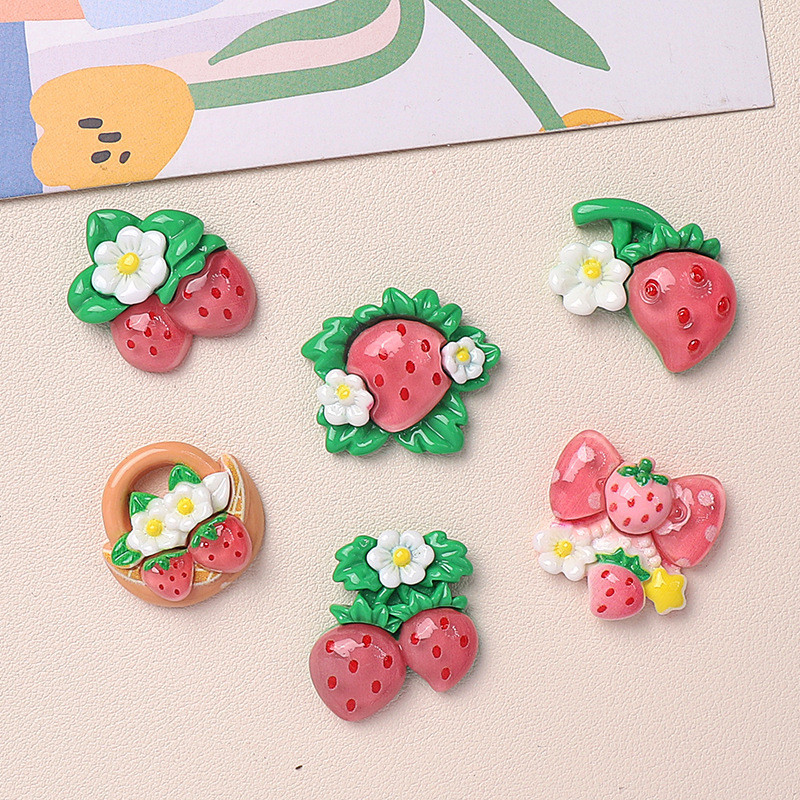 10ชิ้นน่ารักสตรอเบอร์รี่เรซิ่นเสน่ห์สําหรับ ทําเอง (6-229)