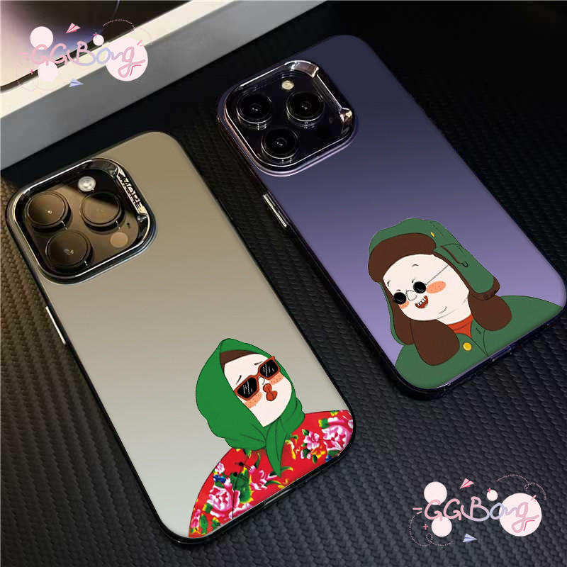 คู่รัก สาวตลก กับ เสื้อคลุมผ้าฝ้ายบุนวมลายดอกไม้ใหญ่ เคสไอโฟน 13 16 11 15 XR 14 12 Pro Max X XS Max 