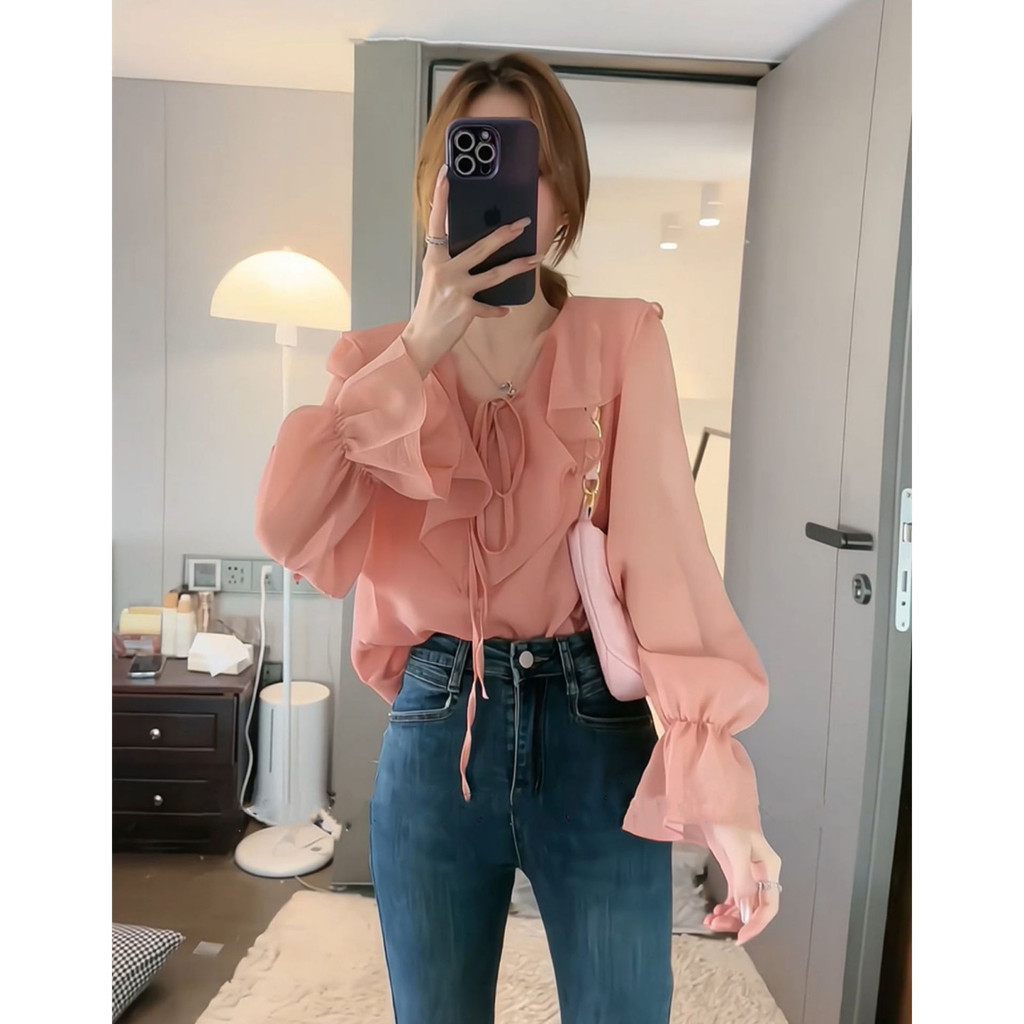 สไตล์ตะวันตกลดอายุเสื้อชีฟองหวานสุภาพสตรีการออกแบบต้นฤดูใบไม้ผลิระดับไฮเอนด์ซอกฝรั่งเศสซูเปอร์นางฟ้าสวมใส่ด้านบน