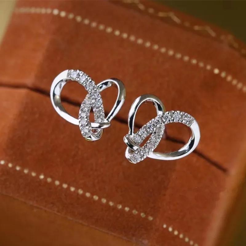 แฟชั่น 925 เงินสเตอร์ลิง Dainty Chic รูปหัวใจออกแบบต่างหูผู้หญิงทุกวันสวมใส่อุปกรณ์เสริม Bright Zirconia เครื่องประดับอเนกประสงค์
