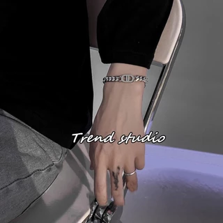 สายรัดข้อมือ DD ทันสมัย ​​ทำจากเหล็กไทเทเนียมและจะไม่ซีดจาง ชุดสร้อยคอเข้าชุด. ซีรี่ส์สร้อยข้อมือชนิดเดียวกัน