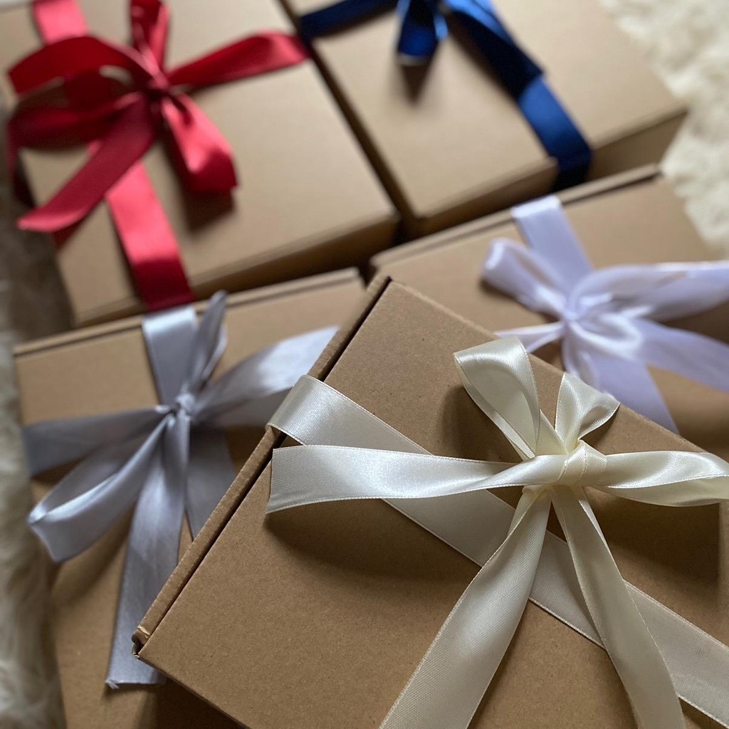 กล่องใส่ของขวัญ กล่องใส่ผ้าคลุม  กล่อง+ริบบิ้นผ้า+กระดาษไขห่อสินค้า