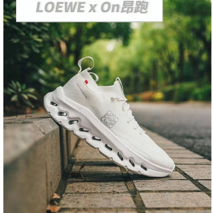 On x LOEWE Cloudtilt New cushioned and breathable running shoes