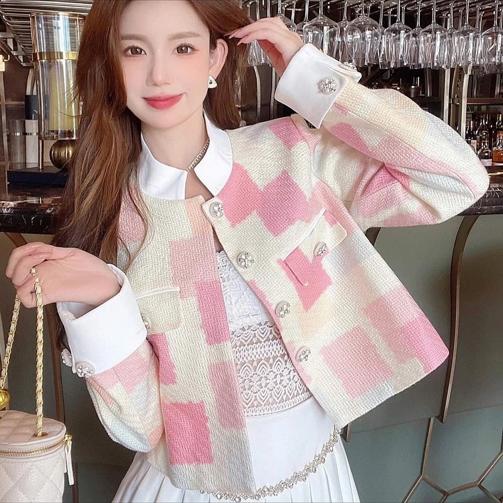 ccute พร้อมส่ง เสื้อคลุม ชุดทำงาน ผู้หญิง แขนยาว คอจีน ผ้าทวิตนุ่ม มีซับใน สีพาสเทล แต่งกระดุม ดอกไม้ สไตล์ เกาหลี