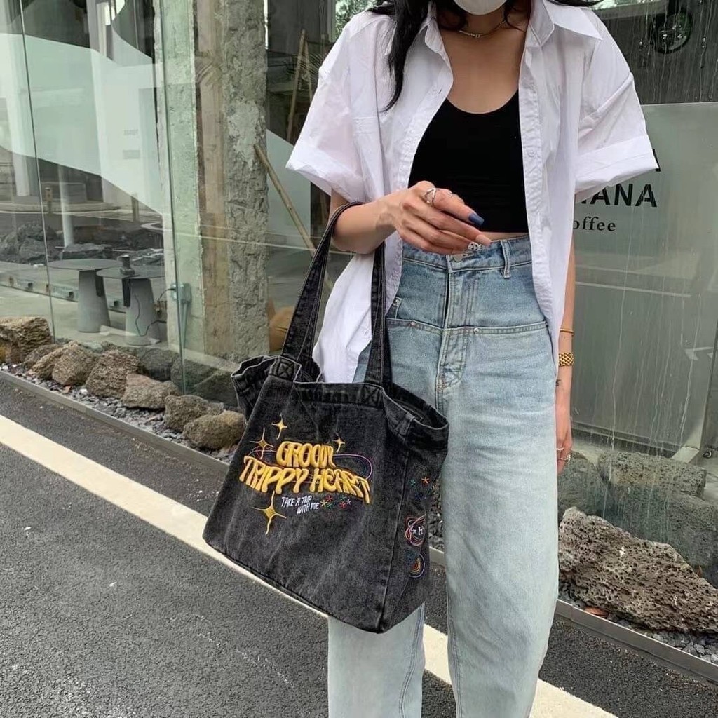 Denim Tote bag style กระเป๋าสะพายข้าง ทรงย่ามขนาด 20 นิ้ว ผ้ายีนส์ สวย พรีเมียม สไตล์แบรนด์เนม เข้าก