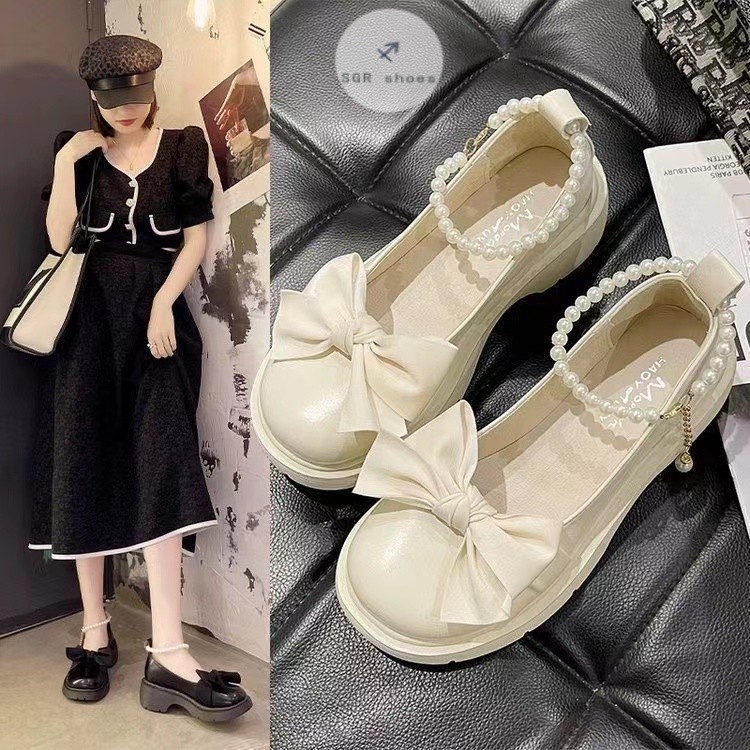 🎀สินค้าสปอต🎀 สไตล์แมรี่ เจน สร้อยข้อเท้ามุกสวยหรูด้วย สไตล์สาวบริสุทธิ์เวอร์ชั่นเกาหลี รองเท้านักเรียน