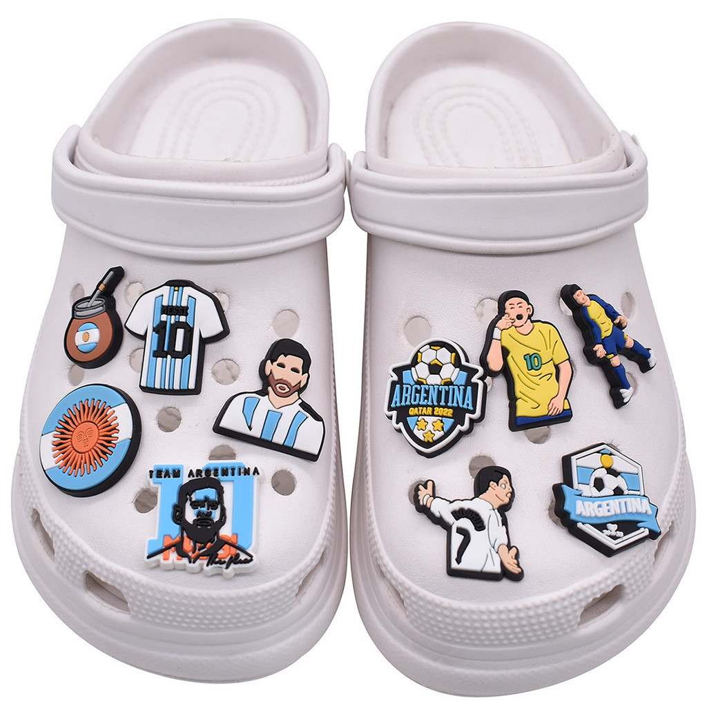 การ์ตูน Messi Argentina Jibitz การออกแบบฟุตบอล Star Jibits Charm Curry รองเท้าบาสเก็ตบอล Charms Pins Neymar Jibbits designks รองเท้าผู้หญิงอุปกรณ์เสริมตกแต่ง