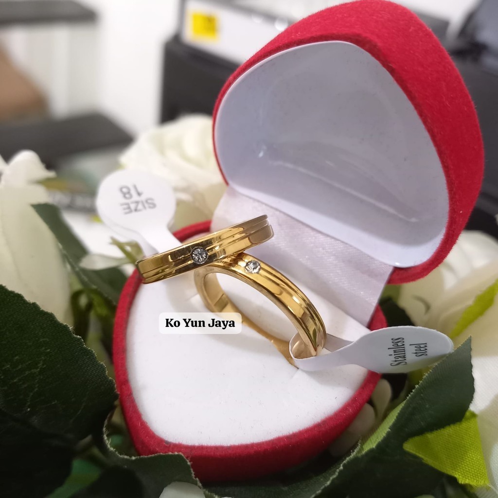 A PAIR OF GEM LINE ENGAGEMENT RINGS ฟรี LOVE BOX/ENGAGEMENT RINGS/WEDDING RINGS