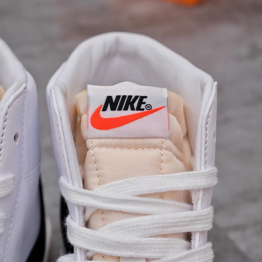Nike_blazer mid 77 เสื้อเบลเซอร์ สีขาว สีดํา สไตล์วินเทจ  สบาย ๆ