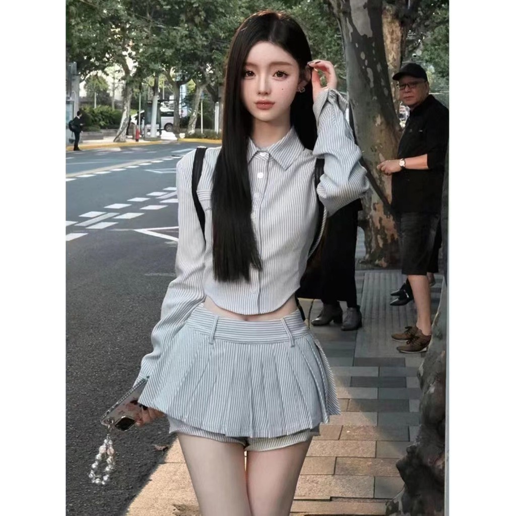 2025 ชุดสูทลายสาวสไตล์ใหม่แขนว Preppy จีบชุดสูทเสื้อสั้นเซ็กซี่ Hakama ไม่สม่ําเสมอ 0YSR