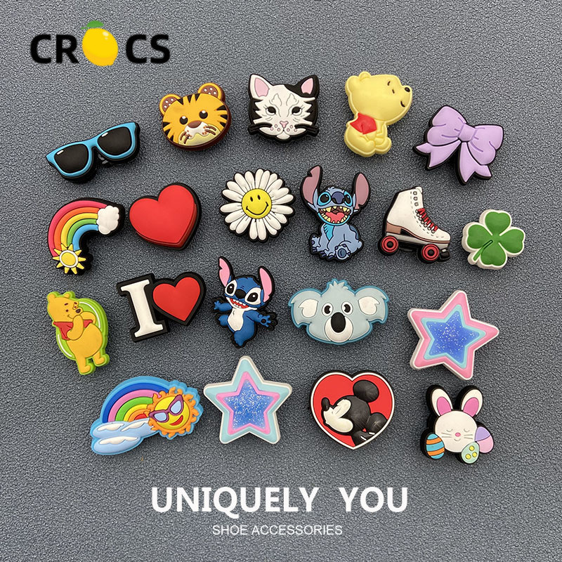 Jibbitz crocs หัวเข็มขัด ลายการ์ตูนดอกไม้น่ารัก เข้ากับทุกการแต่งกาย อุปกรณ์เสริม สําหรับตกแต่งรองเท้า DIY