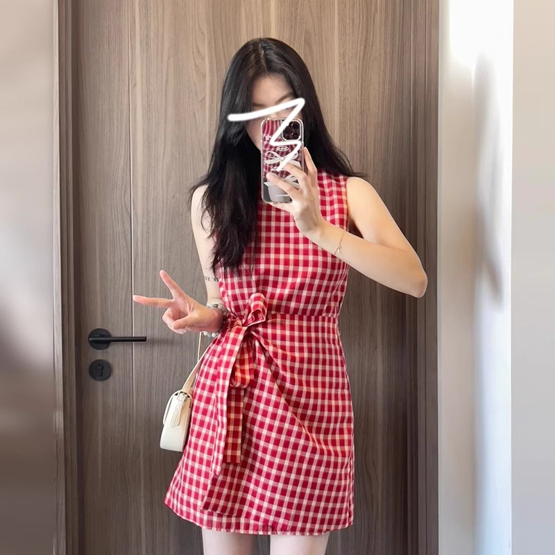 ชุดเดรสแขนกุดลายตารางสีแดงสไตล์ฝรั่งเศสสำหรับผู้หญิง ชุดเดรสสั้นฤดูร้อนกำมะหยี่ Happy Guan Ma I Q6HE