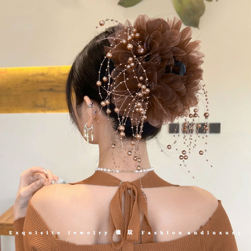 ปริมาณผมหญิงปุยสูงกะโหลกฉลามคลิปดอกโบตั๋นดอกไม้ขนนกพู่คลิปอุปกรณ์ผม