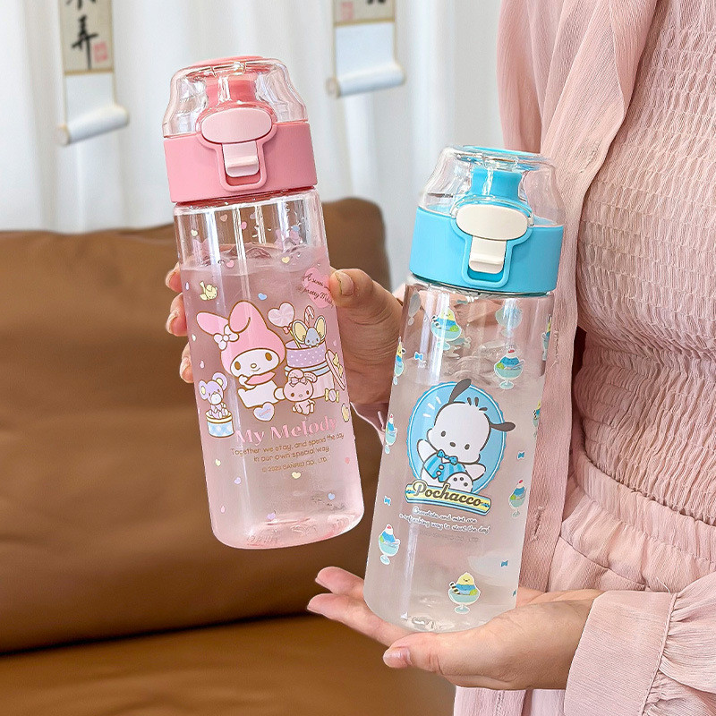 Sanrio ขวดน้ําพลาสติก ไร้ BPA ขนาด 550 มล. พร้อมแหวนยก สะดวก สําหรับนักเรียน เล่นกีฬา