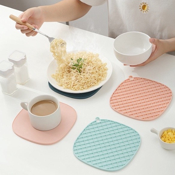 แผ่นรองของร้อน ซิลิโคนรองหม้อ รองแก้ว ที่วางของร้อน วางจานชาม กันความร้อน กันลื่น