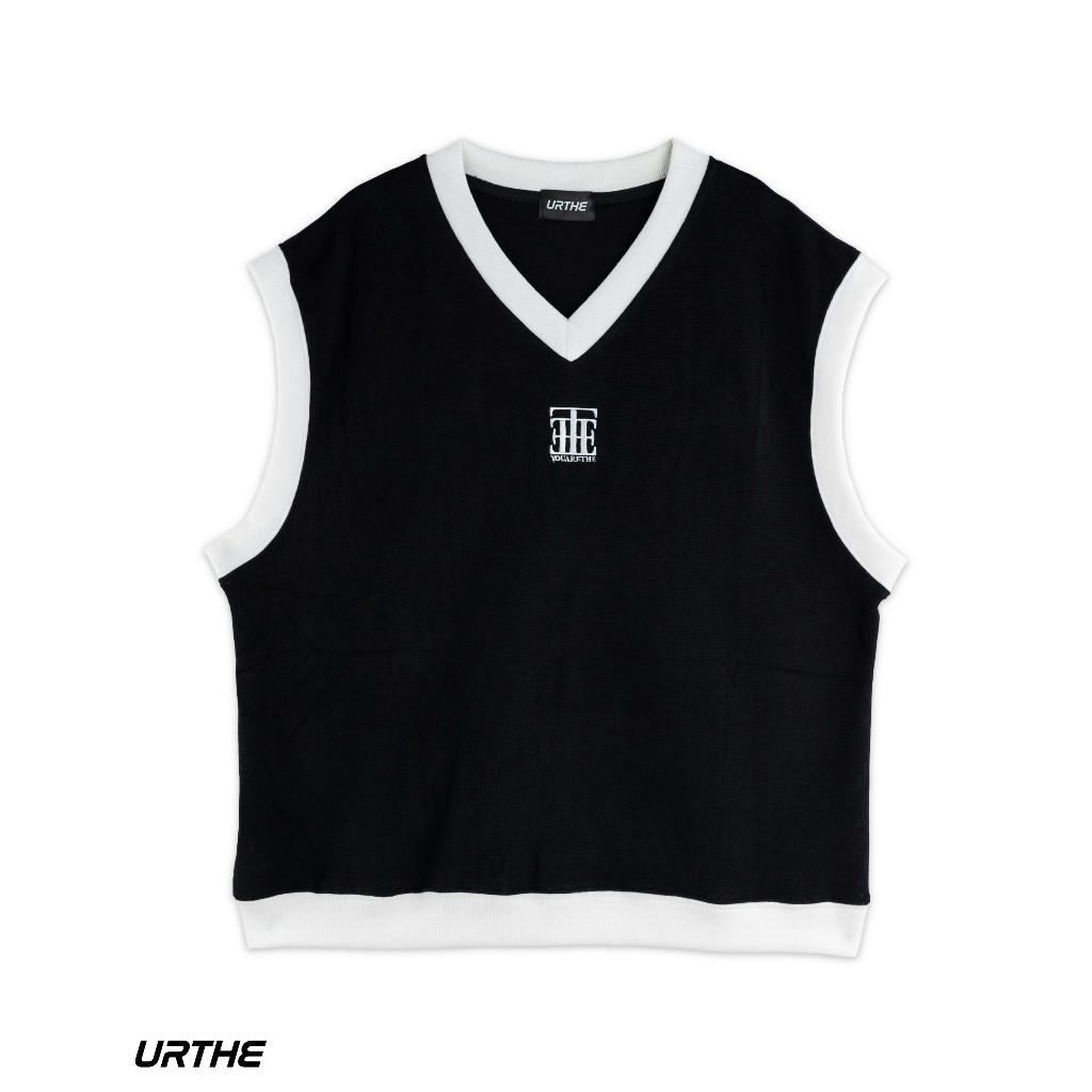 เสื้อทับ URTHE - เสื้อกั๊ก ปักลาย ดีเทลสองโทนสี รุ่น SQUARE VEST