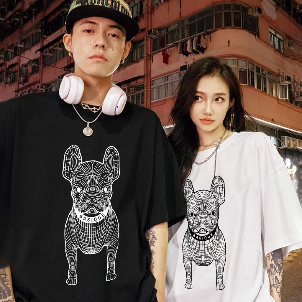 Basi เสื้อยืดผ้าฝ้าย100% Oversize คอกลอม ลาย"DOGBASIQUE" แบบนิ่มใส่สบายไม่ยืดไม่ย้วย สไตล์เกาหลี มินิมอล
