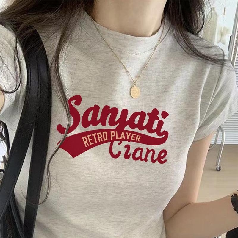 เสื้อยืดผู้หญิงแขนสั้นเสื้อคอกลมทรงสลิม พิมพ์ลายตัวอักษรเรียบง่าย